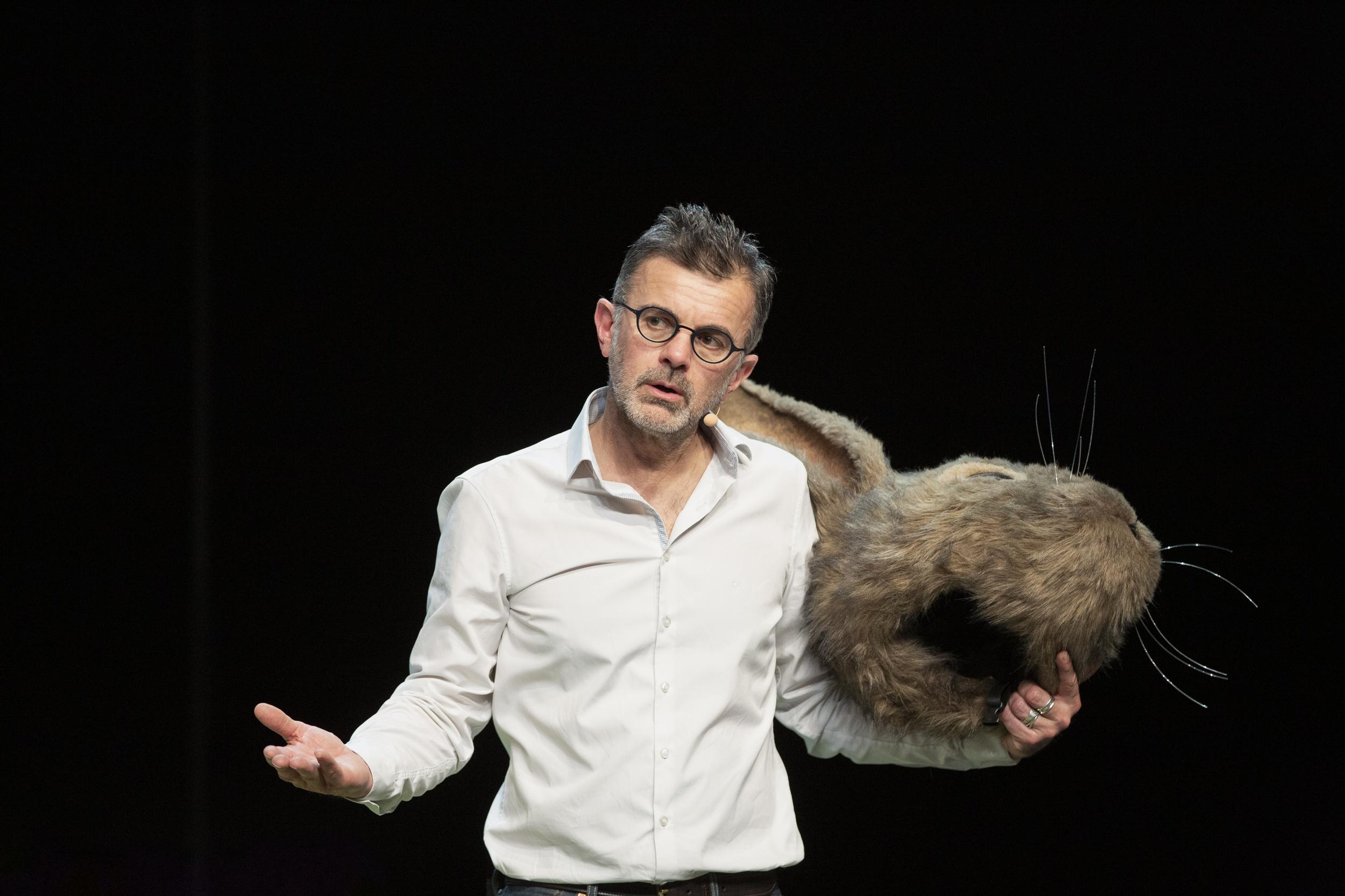 ★ TDG : Frédéric Ferrer et Hélène Schwartz dans « Le problème lapin | Cartographie 7 »